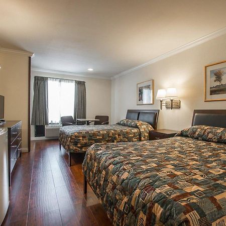 Rodeway Inn Ривърсайд Екстериор снимка