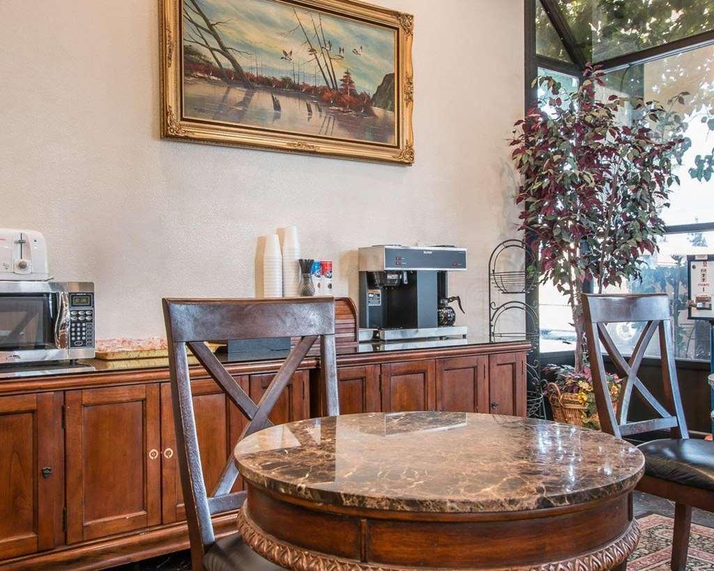 Rodeway Inn Ривърсайд Ресторант снимка