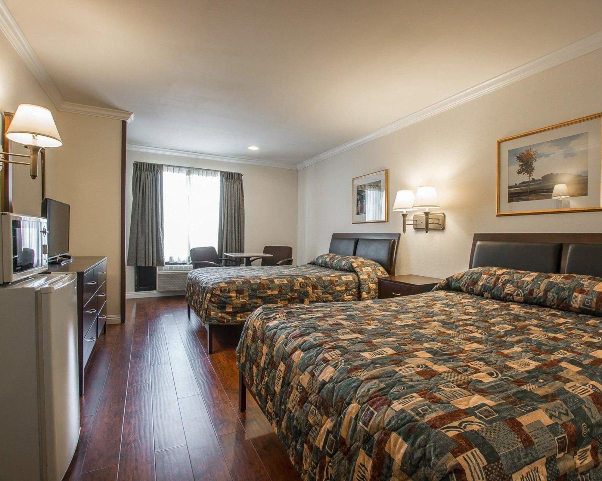 Rodeway Inn Ривърсайд Екстериор снимка