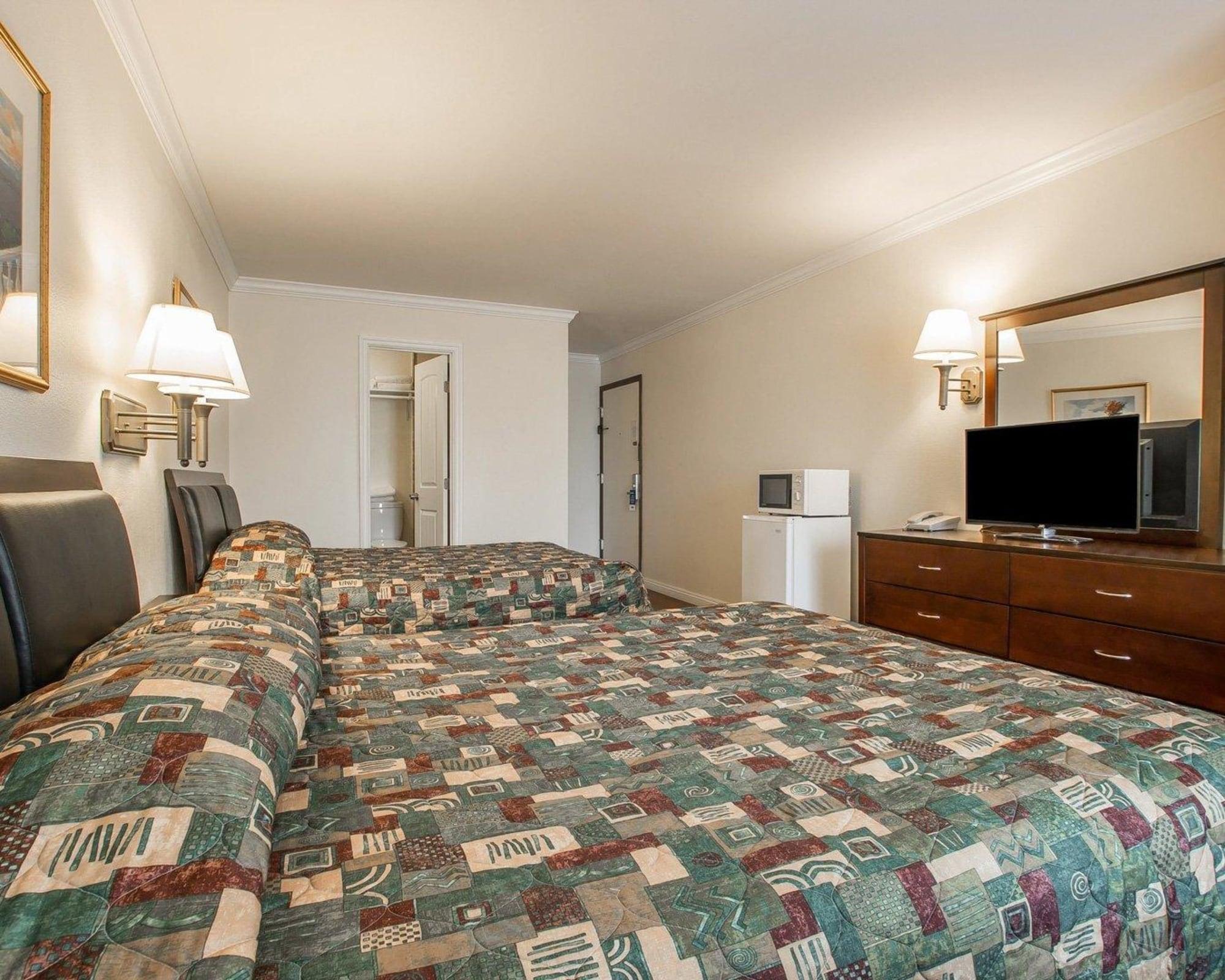 Rodeway Inn Ривърсайд Екстериор снимка