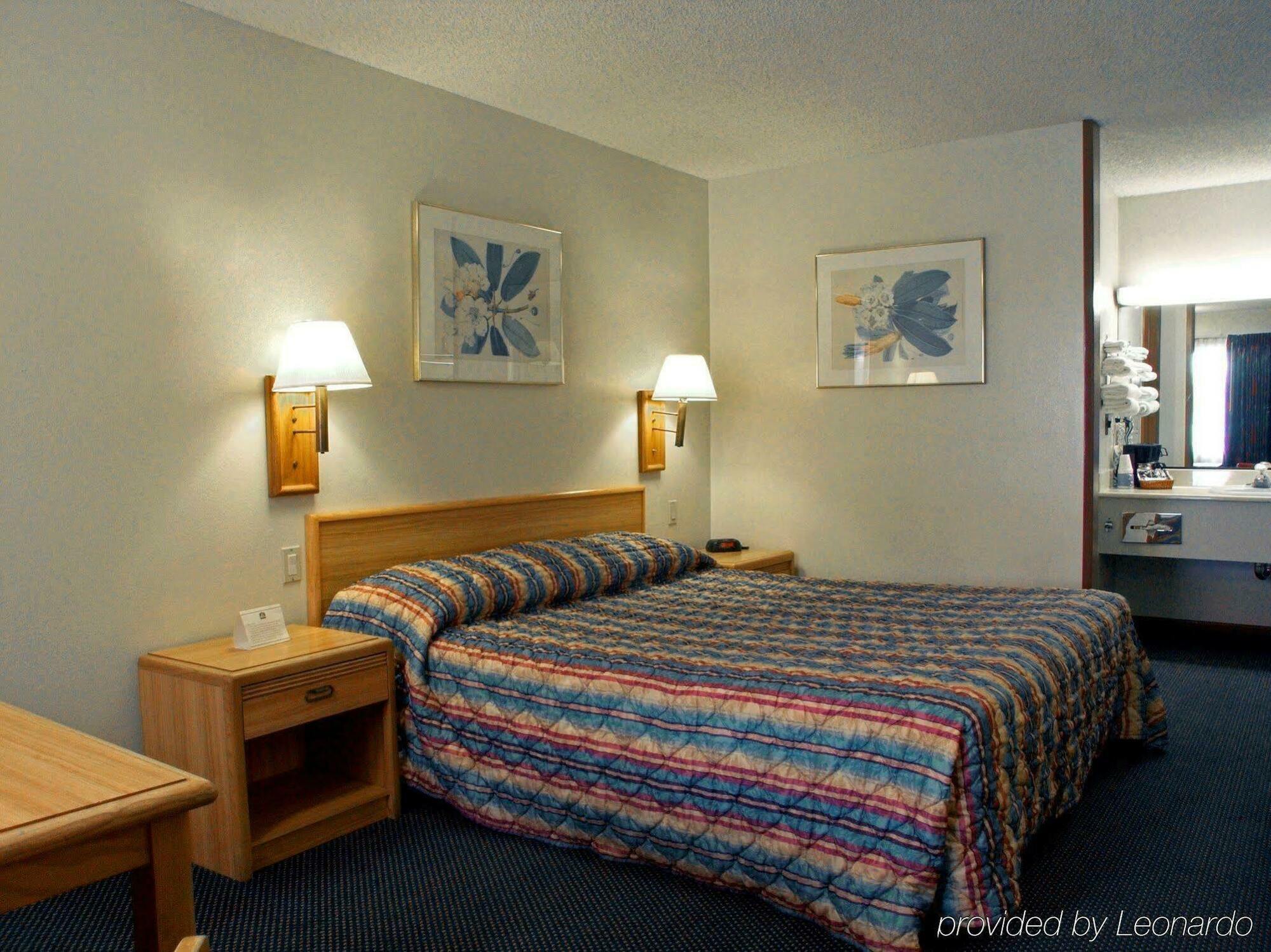 Rodeway Inn Ривърсайд Екстериор снимка